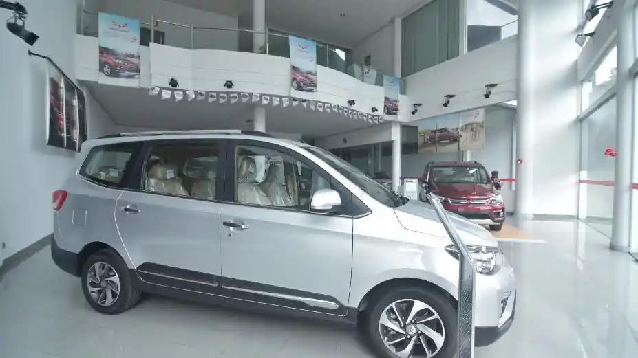 Foto - Melihat Isi Dealer Wuling Bali (10 Foto)