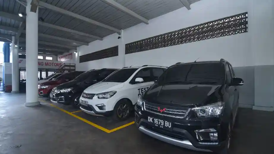 Foto - Melihat Isi Dealer Wuling Bali (10 Foto)