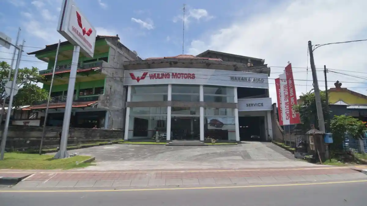 Foto - Melihat Isi Dealer Wuling Bali (10 Foto)
