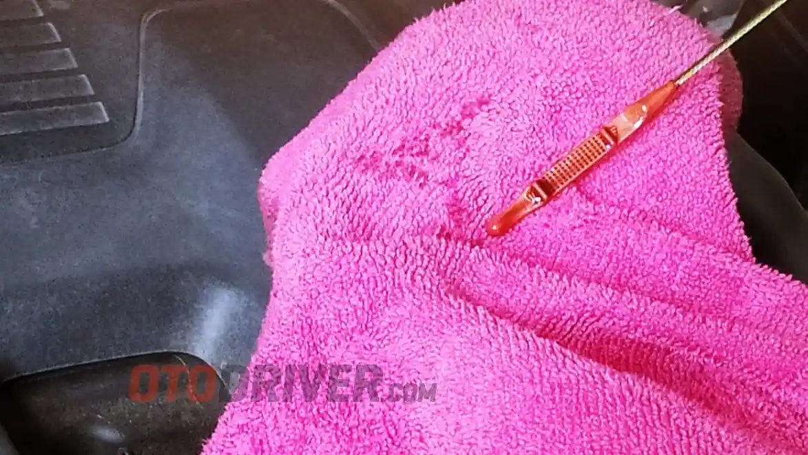 Foto - Perlu Nggak Sih Mengganti Oli Mobil Sehabis Dipakai Mudik? Ini Jawaban Dari Ahlinya