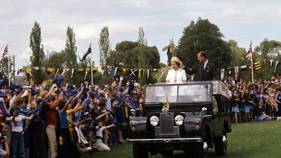 Foto - Land Rover Defender Generasi Baru Akan Berubah, Tinggalkan Sejarah