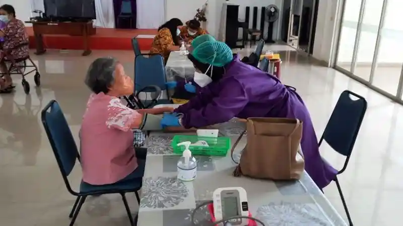 Foto - Deltalube Gelar CSR Vaksinasi Masal Lansia