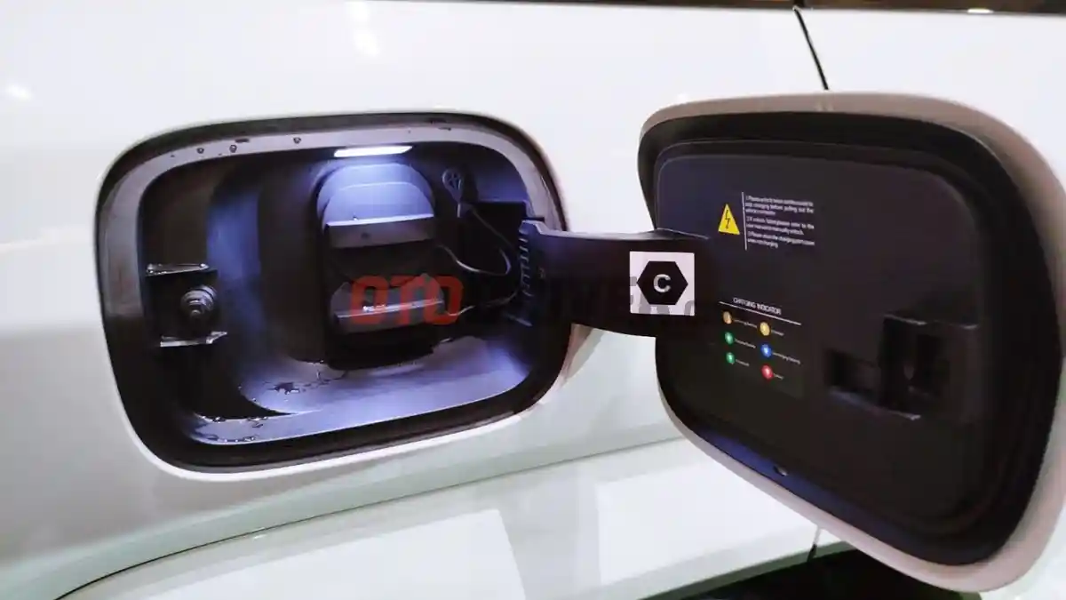 Foto - Laris, Denza B5 Sudah Terpesan 42 Unit Di Dealer Kalimalang Jakarta Timur