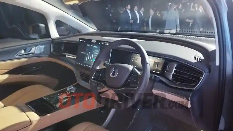 Foto - Denza D9 BEV Jadi Pilihan Untuk Indonesia. Mengapa Tidak Pilih Versi PHEV?