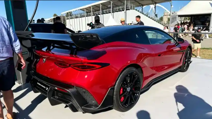 Foto - Denza Z Resmi Debut Di Goodwood, Hypercar EV Bertenaga 1.582 Hp