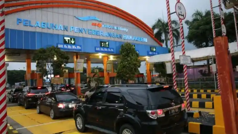 Berita - Masih Ada ‘Setengah Juta’ Kendaraan Dari Sumatera Belum Pulang Ke Jawa