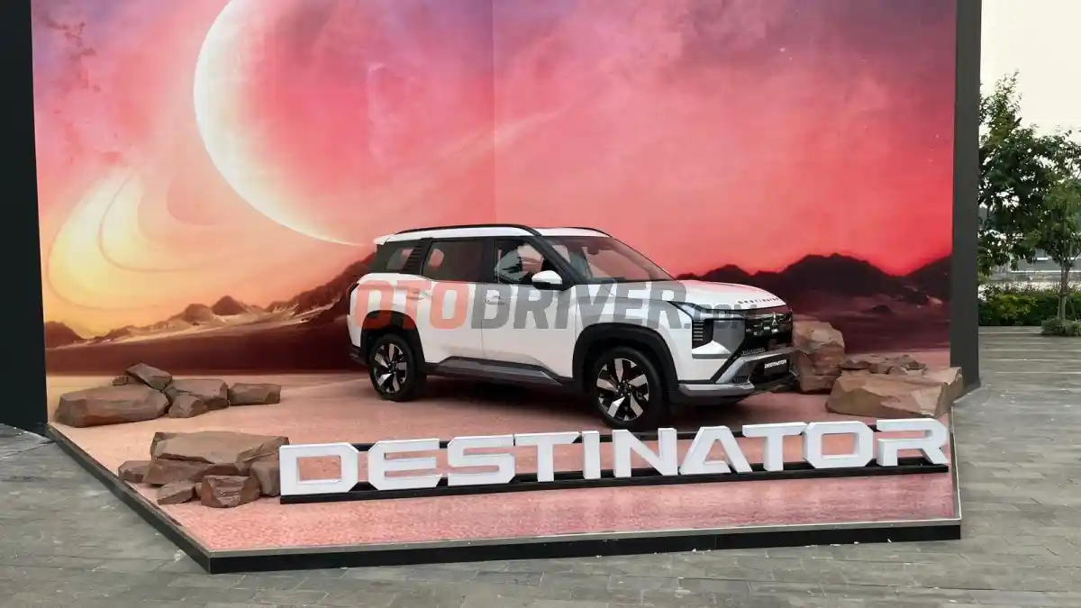 Foto - Mitsubishi Destinator Resmi Debut Dunia, Begini Spesifikasinya