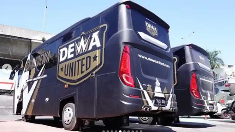 Foto - Simak Medium Bus Dewa United FC Buatan Delima Jaya