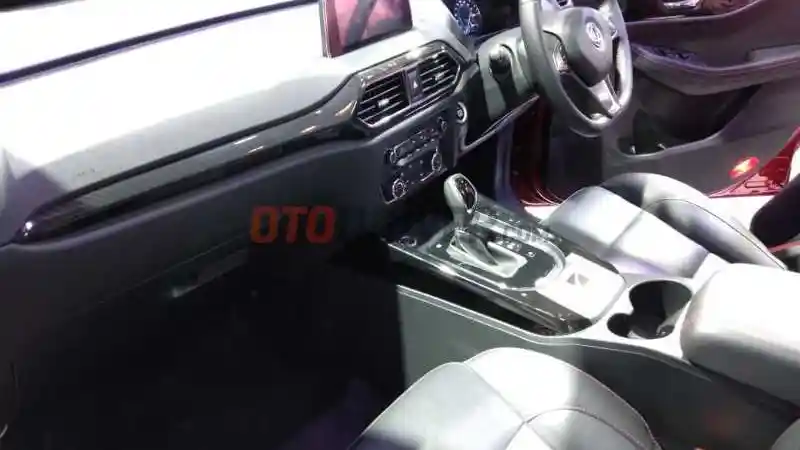 Foto - Harga Lengkap DFSK Glory 560 Dirilis, Ada 5 Varian