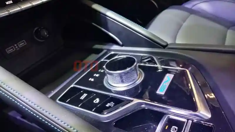 Foto - SUV Listrik Dari Cina Punya 8 Tahun Garansi