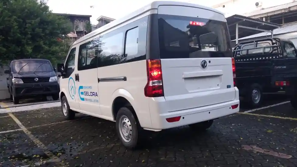 Foto - Mencicip DFSK Van Electric Vehicle
