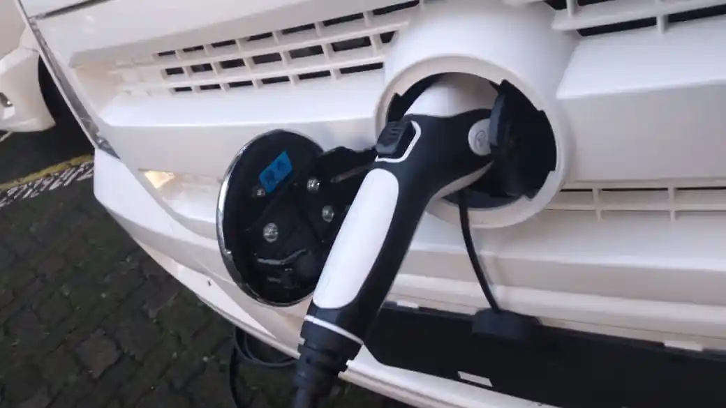Foto - Mencicip DFSK Van Electric Vehicle
