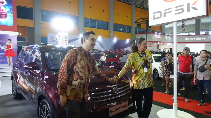 Berita - SUV DFSK Glory 580 Hadir Perdana Di Makassar, Diskon Sampai RP 15 Juta!