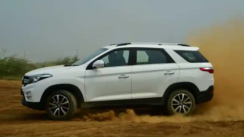 Foto - Merek Cina DFSK Bicara Water Hammer Akibat Banjir