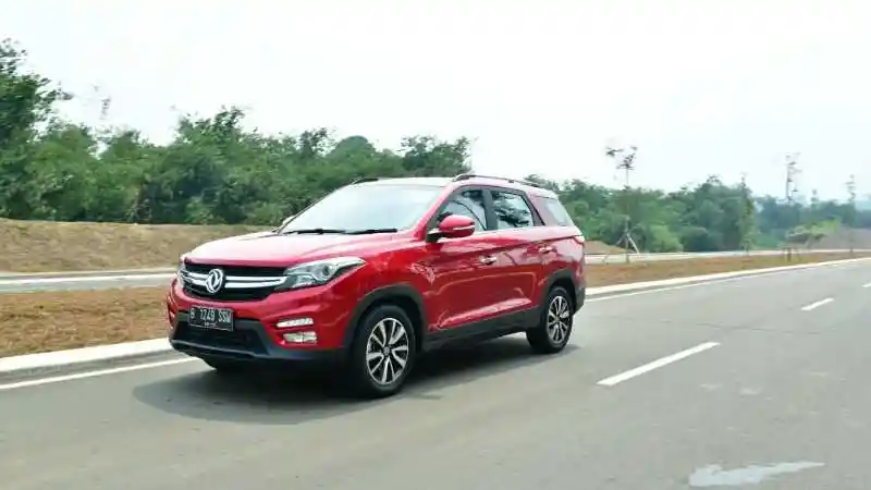 Foto - DFSK Sebut Berhasil Ubah Paradigma Mobil Cina