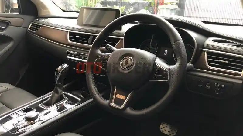 Foto - DFSK Glory i-AUTO Jejali Pasar Indonesia Dengan Tawarkan Fitur Teknologi Tinggi