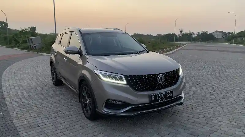 Berita - Intelligent Feature Jadi Jaminan Berkendara Lebih Nyaman dan Aman Sebuah DFSK Glory i-Auto.