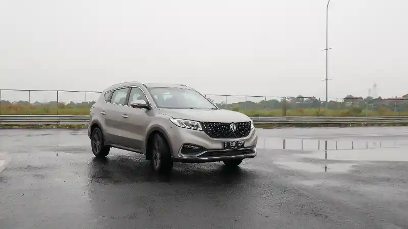 Foto - Daftar Harga Mobil Cina Yang Ada Di Indonesia (Februari 2022)