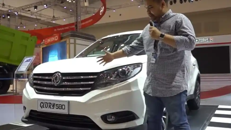 Foto - VIDEO: DFSK Glory 580 Indonesia | First Impression | OtoDriver