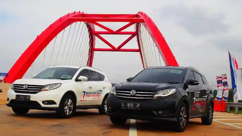 Foto - SUV Merek Tiongkok Turut Konvoi Dalam Peresmian Tol Trans Jawa