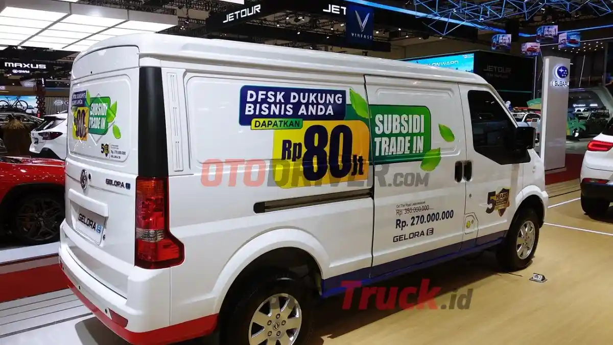 Foto - PLN Tuntaskan Ribuan SPKLU Di Tiang Listrik Tahun Ini