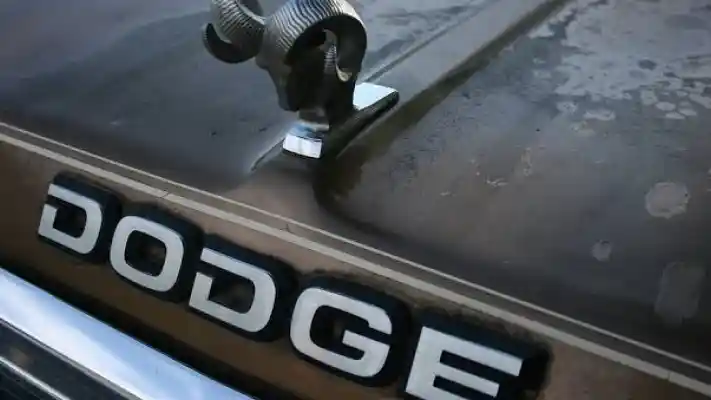 Foto - Bukan Ikon Hari Raya Kurban. Ini Brand Mobil Yang Gunakan Kambing Sebagai Logonya