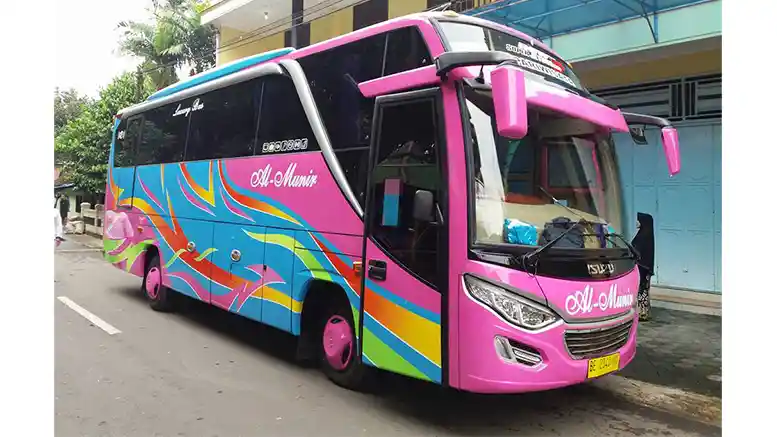Bus - Bus Medium Juga Bisa Tampil Kekinian Ala Bus SHD Lho!