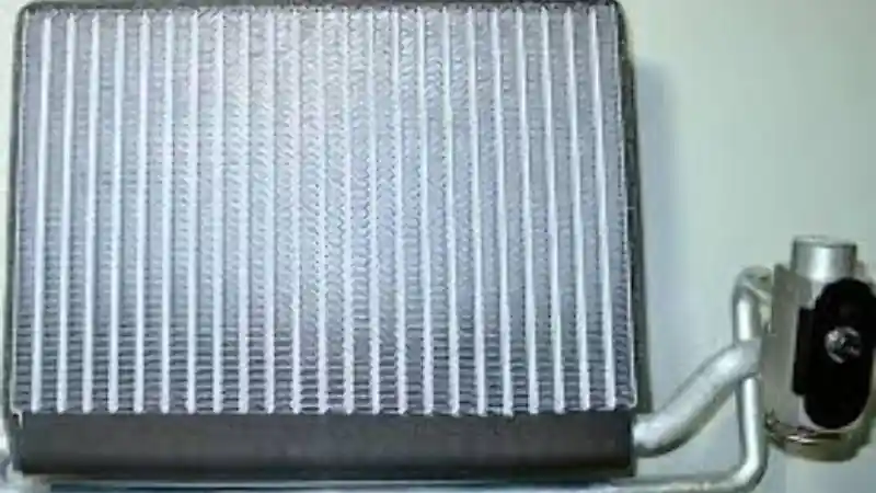 Foto - Penggunaan Parfum Mobil Bisa Merusak AC?