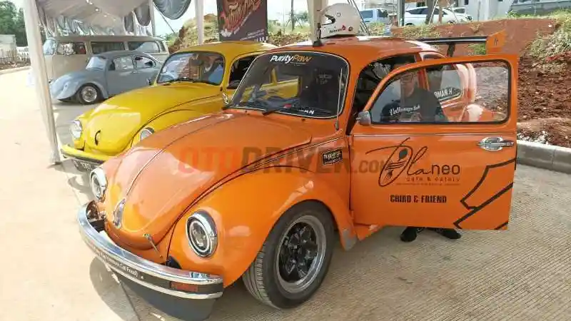 Foto - Ada Beetle hingga Combi, Intip Serunya Drag Race VW 2022 yang Berlangsung di Adhi City Sentul