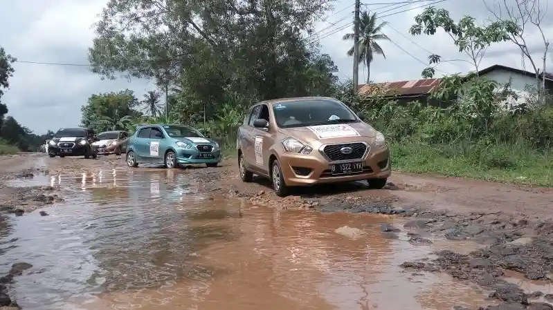 Foto - Beberapa Hal Ini Ternyata Bisa Merusak Ban