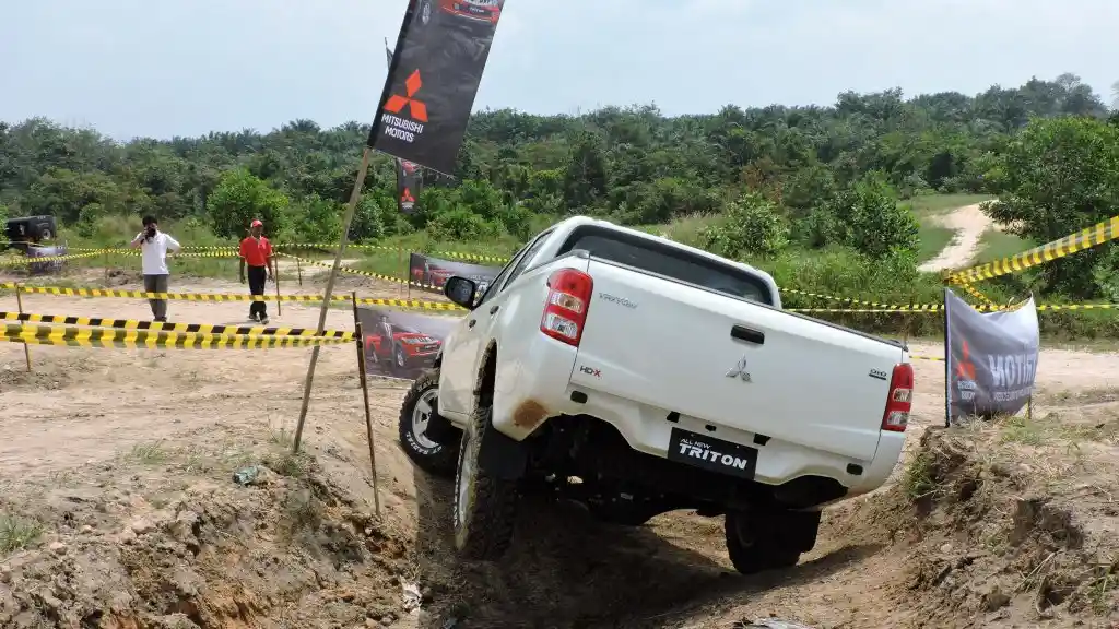 Berita - Tes Langsung All New Triton Di Jalur Ekstrem. Seberapa Tangguh?