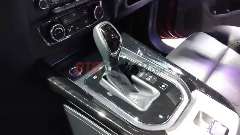 Foto - Harga Lengkap DFSK Glory 560 Dirilis, Ada 5 Varian