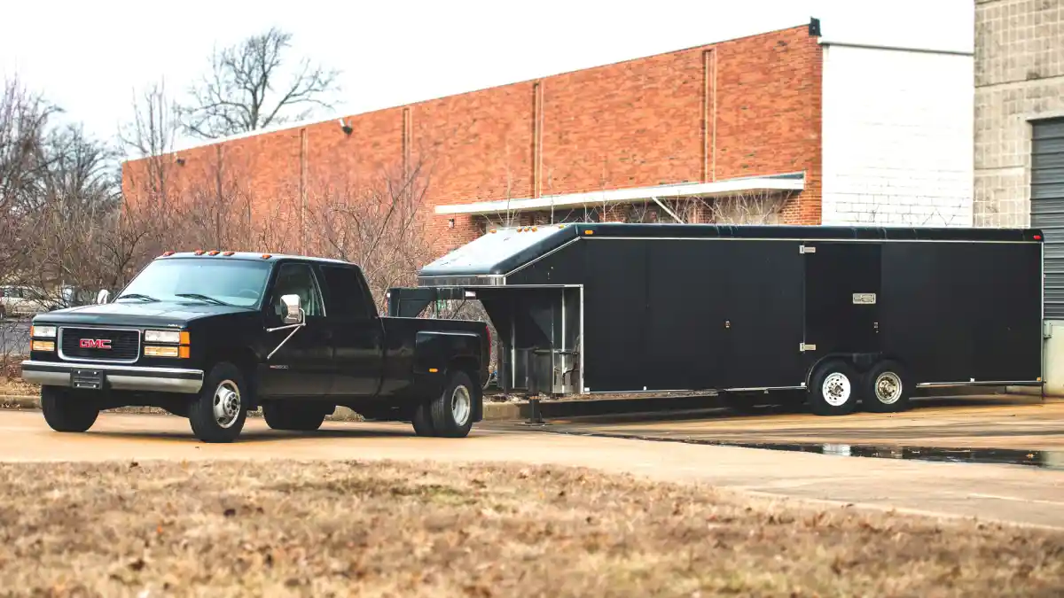 Foto - Dually, Pikap Yang Sohor Di Film Lethal Weapon