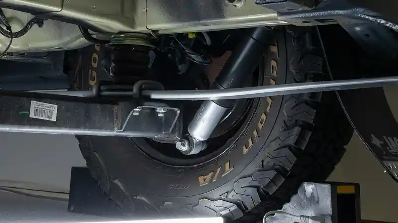 Foto - Kayaba Bikin Van Offroad Di Tokyo Auto Salon 2024