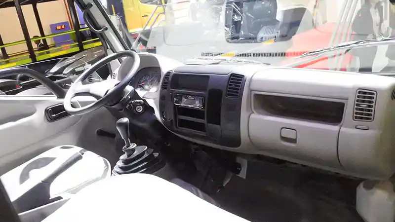 Foto - Hino Dutro Versi Afrika Barat Buatan Indonesia, Ini Spesifikasinya