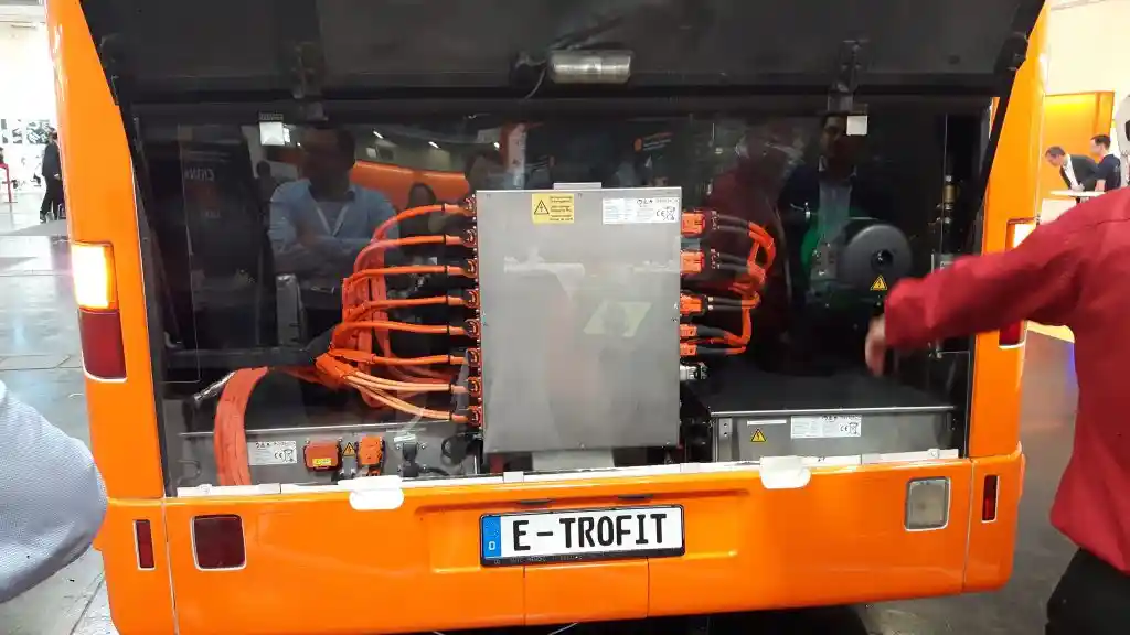 Foto - E-TroFit Konversi Bus Diesel Jadi Full Elektrik