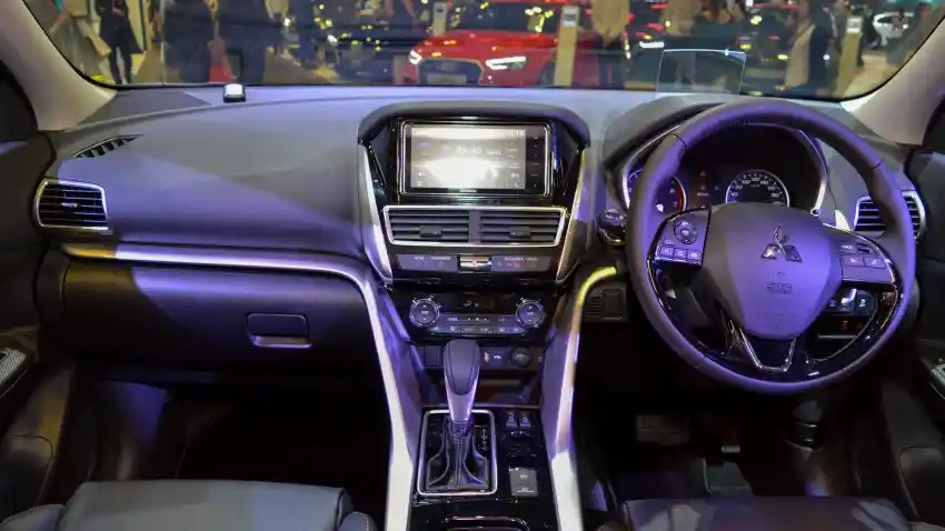 Foto - Mitsubishi Eclipse Cross Meluncur di Asia Tenggara, Tembus RP 1 Miliar