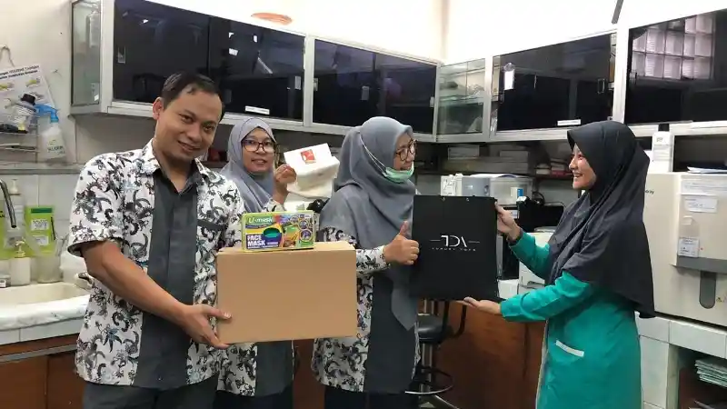 Foto - Dealer IU Ikut Perangi Covid-19