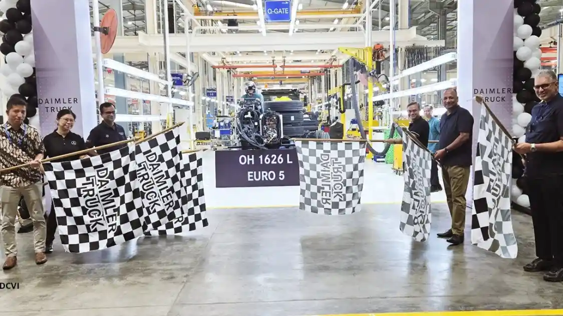 Bus - DCVMI Ekspor Sasis Bus Mercedes-Benz 1626L