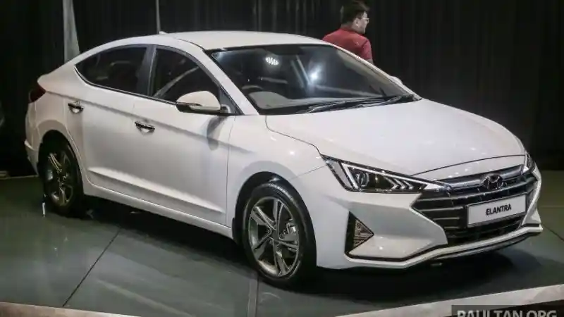 Berita - Hyundai Elantra Reborn, Bertenaga Lebih Besar Ketimbang Toyota Altis