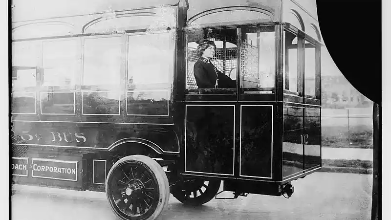 Foto - Bus Listrik, Dulu Hingga Kini