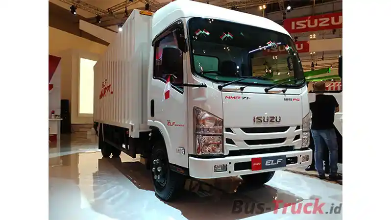 Truk - Kejar Posisi Mitsubishi Canter, Isuzu NMR 71 Kuasai Market Terbesar Kedua di Area Malang