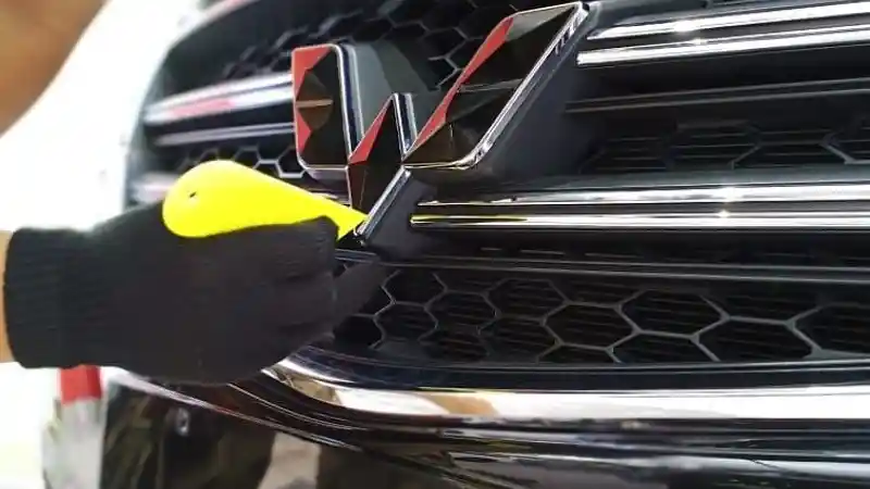 Foto - Trend Emblem Wuling jadi Hitam, Murah dan Mudah