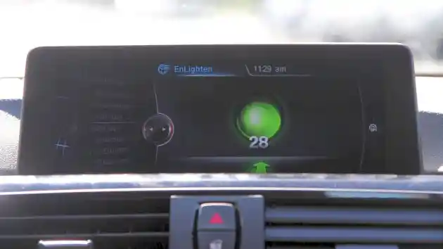 Foto - BMW EnLighten, Aplikasi Untuk Membaca Lampu Lalu Lintas