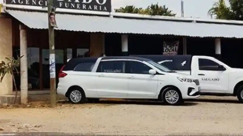 Foto - Ertiga Bertugas Jadi Mobil Jenazah di Meksiko