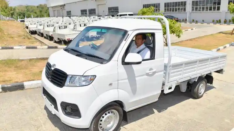 Berita - Esemka Pamer Mobil Pertamanya, Ini Komentar Netizen