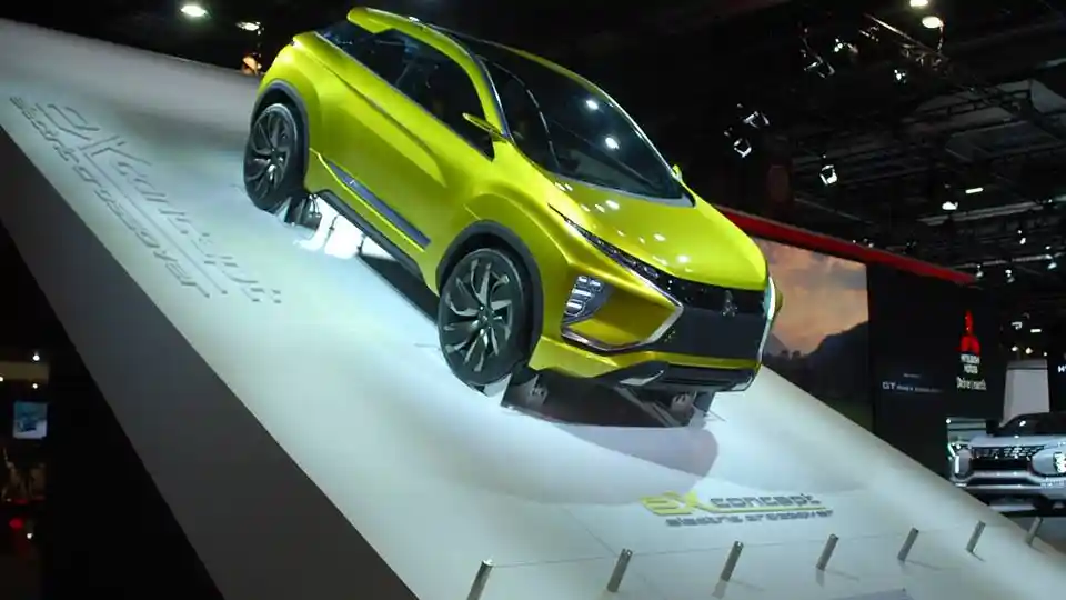 Berita - Mitsubishi Perkenalkan XM Concept di Paris, Indonesia Jadi Basis Produksi?