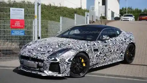 Berita - Jaguar SVR F-Type muncul dengan tambahan sayap belakang dan aliran udara lebih besar. 