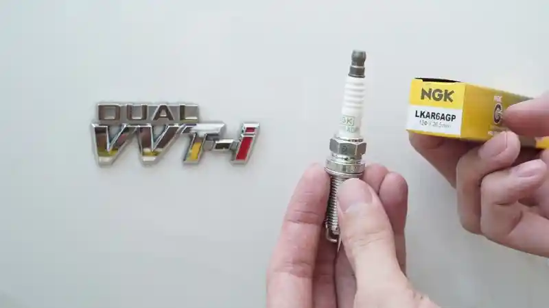 Foto - Klaim Keunggulan Busi Baru NGK Untuk Mobil Sejuta Umat 