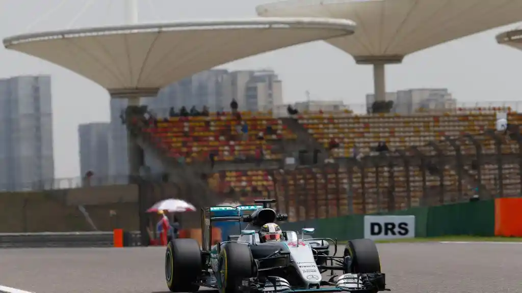 Berita - F1 Shanghai: Nico Rosberg Sempurna, Rio Haryanto Kembali Finish